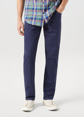 Spodnie Materiałowe Męskie Wrangler Greensboro Chino Dark Navy 112350802 W15Q018200